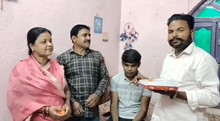 100% Visually Impaired Prashant Kumar Singh Creates History by Scoring 395 Marks in Class 10