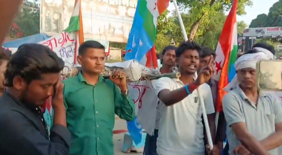 Big News from Rosera on P Newslive: Effigy Funeral Procession of PM and SP Taken Out