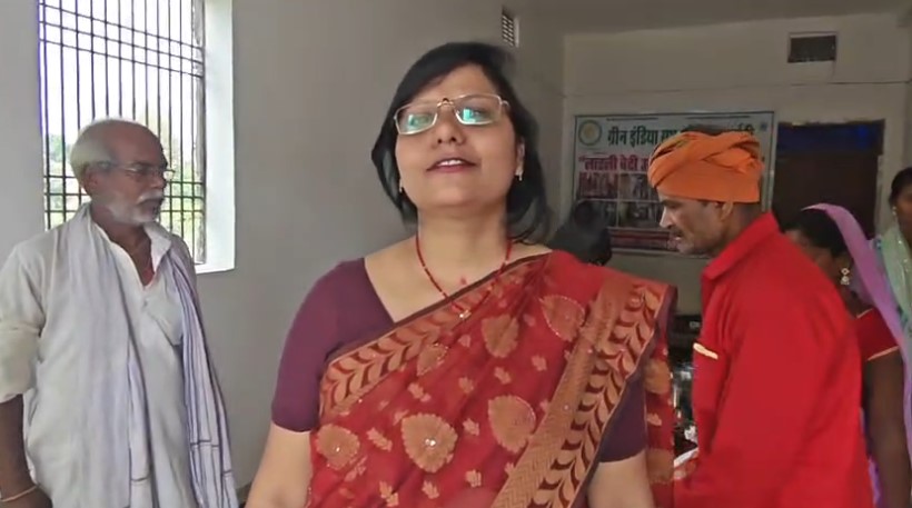 Under the “Ladli Beti Gift Scheme,” gifts were distributed to daughters in Singhia