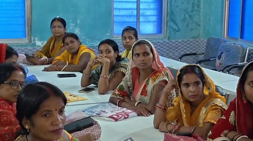 जीविका सीएम के साथ सिंघिया बीडीओ ने किया बैठक , स्वगणना कार्य हेतु